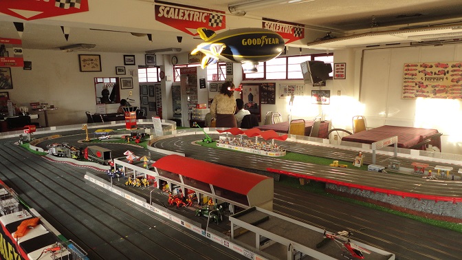 SCALEXTRIC AUTOPISTA